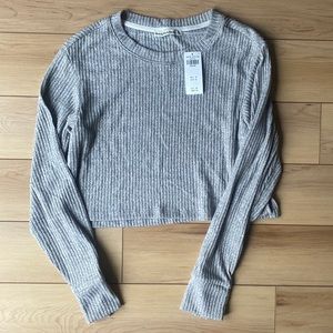 Abercrombie Cropped Gray Long Sleeve - Size Medium